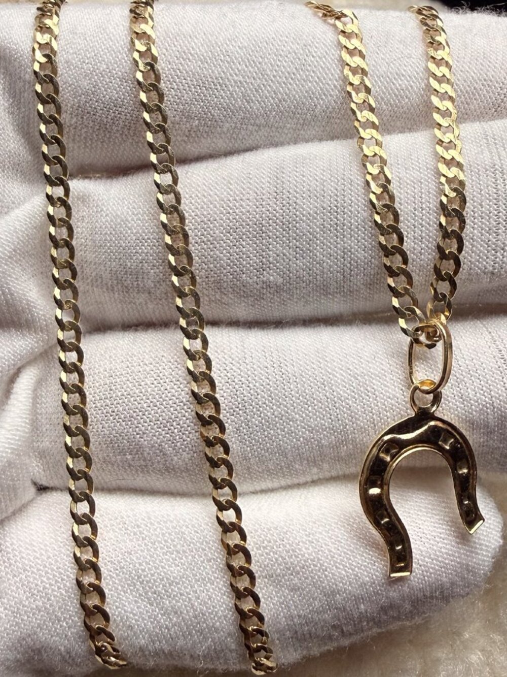 14K Yellow Gold Lucky Horse Shoe Pendant with Yellow 2.7mm Cuban Chain - 20 inch